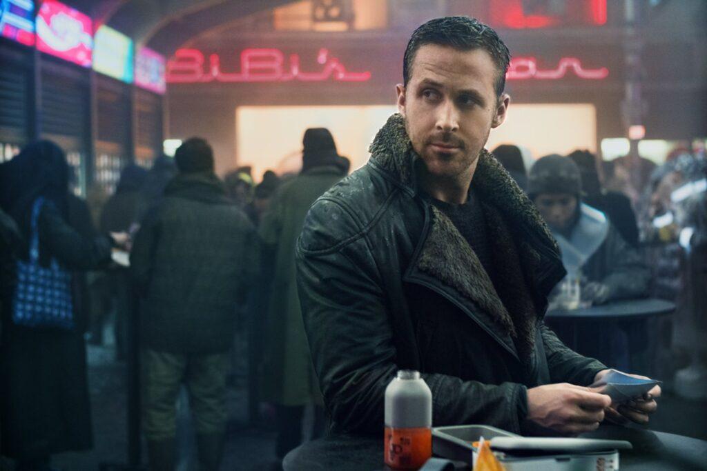 Бегущий по лезвию 2049